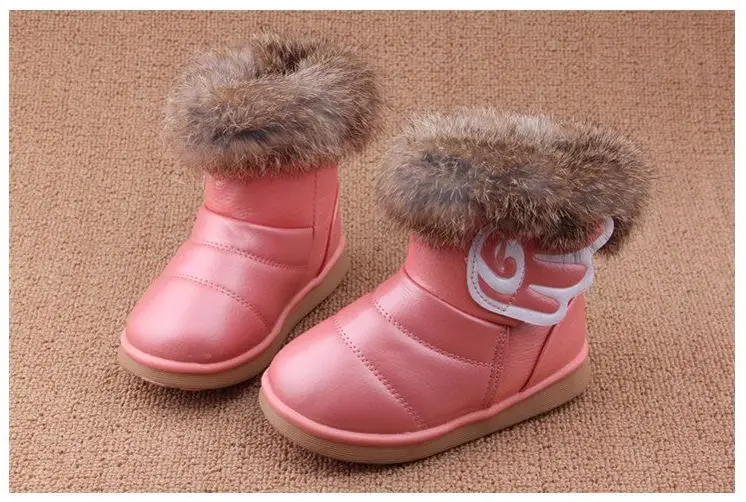Ботинки для девочек детские зимние ботинки Обувь детские кожаные сапоги горяч-продавая кролик Мех животных Лакированная кожа Обувь для девочек/Обувь для мальчиков теплая обувь - Цвет: pink 2