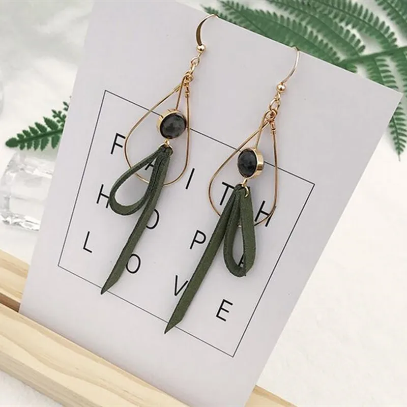 

Hot Sale Handmade Simple Earrings Black Imitation Pearl Bow Earring Personality Green Stone Long Sweet Oval Earrings Wholesale