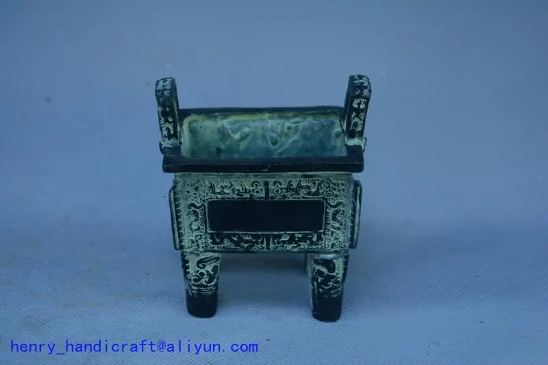 

Rare Old Chinese HanDyansty(25---186)bronze tripod Statue/ Sculpture,Beast pattern,best collection&adornment,free shipping