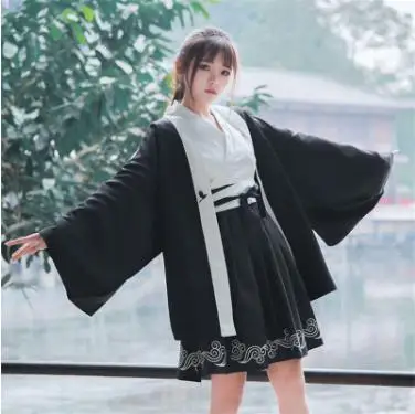 2018 Japanese Bushido Women Dress 2 Pieces Coat and Dress Long Large Sleeve Cuff Japanese Girl Robe Crane Print White and Black Women's Sets