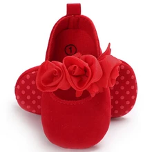 Милая Детская кроватка с цветочным рисунком для маленьких девочек; мягкая обувь для новорожденных; цвет красный, белый; нескользящая Мягкая Детская подошва