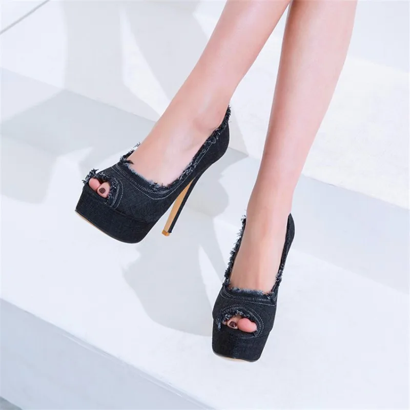 

2019 spring and summer new washed denim simple European and American style round head sexy fashion wild sandals