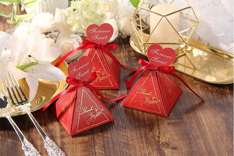 100 X необычная красный Бордовый Зеленый треугольная пирамида Свадебные конфетные Коробки аксессуары для вечеринки подарок коробка из под конфеты коробка шоколада - Цвет: Красный