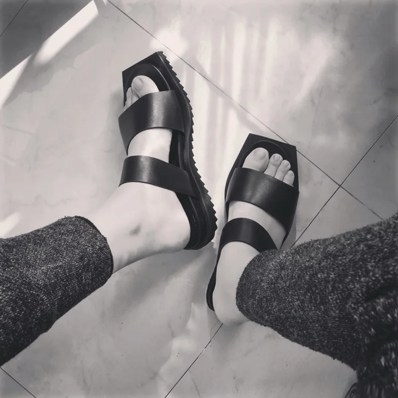 

Black White Leather Slippers Women Shoes Casual Flats Square Toe brand Women Sandals Cool Summer Style Ladies Shoes Flip Flops