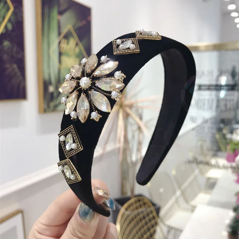 

Bohemian Vintage Metal Flower Beads Pearl Hairband Black Headband customized Hair Accessories