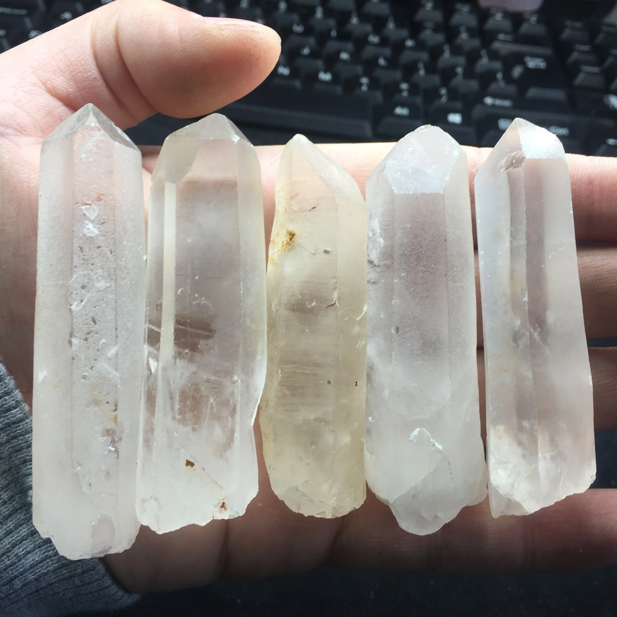 

Flower Pot Ornaments Crystals 5 Pieces a lots Natural Rough Quartz Specimen Healing Crystals Magic Wand Decoration Stones