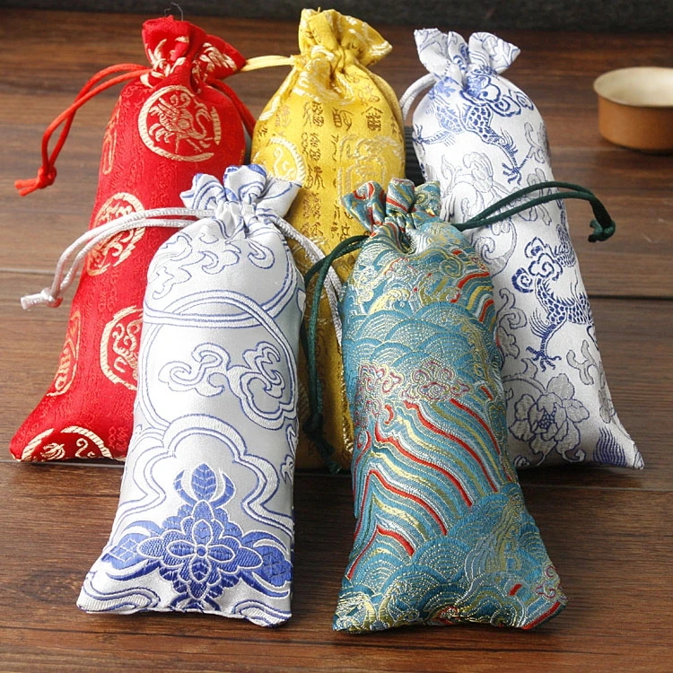 

Lucky Floral Long Christmas Gift Bags Travel Comb Jewelry Pouch Drawstring Silk Brocade Wedding Party Favor Bags 50pcs/lot