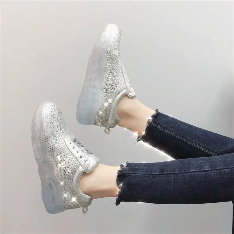 Повседневное обувь Bling Для женщин zapato de mujer кристаллы белые кроссовки на платформе без застежки; chaussures femme со стразами, из натуральной кожи; модная обувь