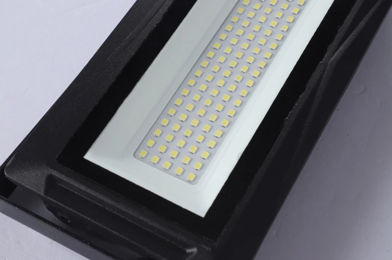 1000W-11