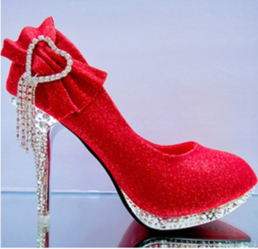 red pumps size 9