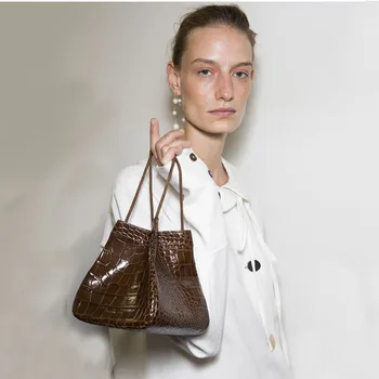 

Europe and the United States small package design female 2020 summer new fashion show, single shoulder bucket, alligator retro