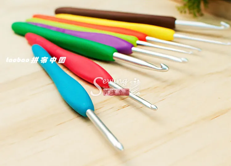 

JAPAN CLOVER 43-321 Cushion Grip Aluminium Crochet Hooks needles Knitting Yarn 2MM, 2.2, 2.5, 3.0 3.5, 4.0 4.5 5.0, 5.5 6.0 6.5