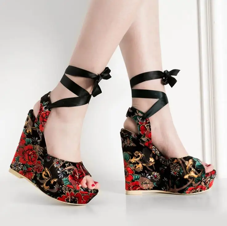 

2019 trend new beautiful embroidery flower wedge sandals summer large size fashion straps women's shoes sandals