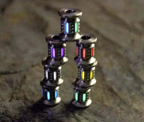 Titanium Alloy with Tritium Tube Automatic Glows EDC Paracord Beads Pendant | Спорт и развлечения