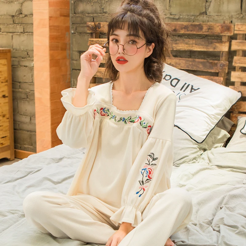 Maternity Nightwear Nursing Pajamas Autumn Winter Cotton Fine Embroidery Pregnancy Sleepwear Breastfeeding Clothes Homewear A205