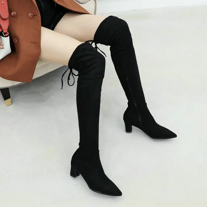 Женские ботфорты из флока на высоком квадратном каблуке; модные сапоги с острым носком на молнии; зимняя женская обувь