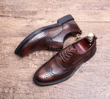 

Borgues Style Carved Men Genuine Leather Oxfords Shoes 2018 Vintage Italian Dress Oxfords Shoes Business Suits Tuxedo Oxfords