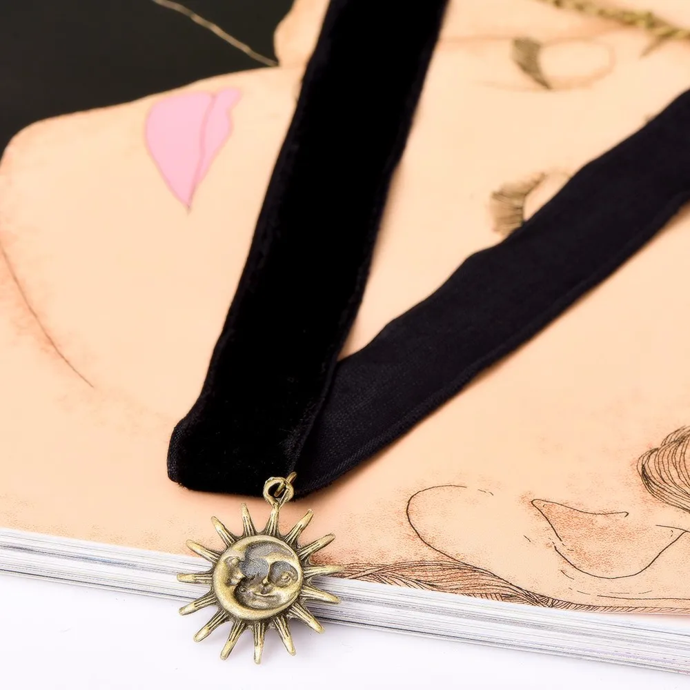 Милые Модные чокеры черные кружева крючком бархатное колье ожерелье для женщин улыбка солнце ожерелье с подвеской