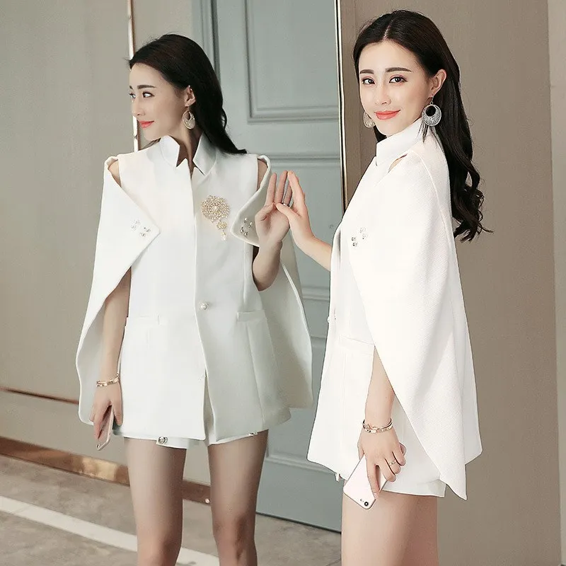 

Spring Runway Fashion Women Black White Cape Blazers Long Lady Sexy Beadinged Diamond Ruched Coats