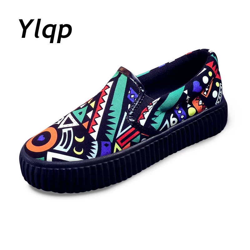

2018 Spring Summer New Graffiti style Women Canvas Shoes Girls Falts for Women Loafers Leisure Sneakers Shoes