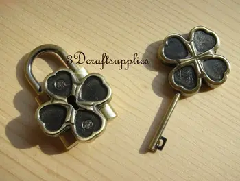 

padlock purse lock four leaf clover come with key anti bronze 4.4 cm E44
