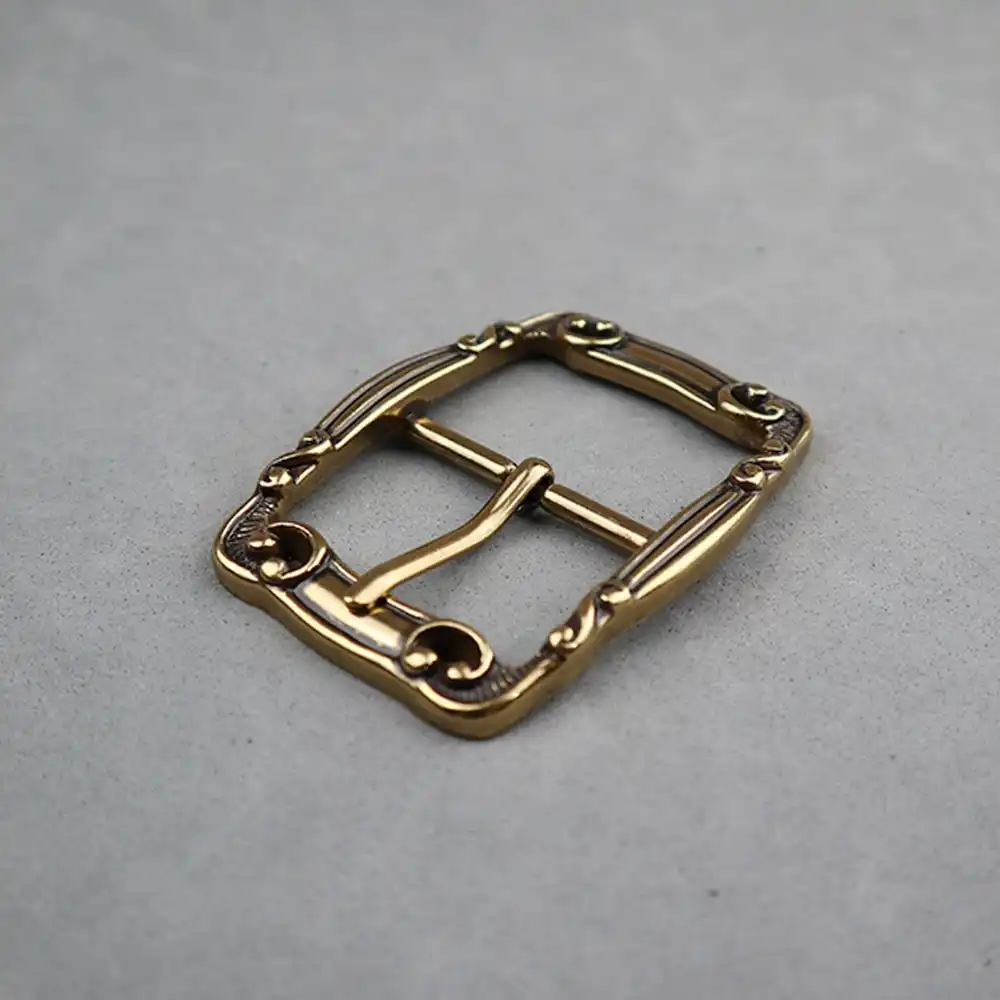 center bar belt buckle