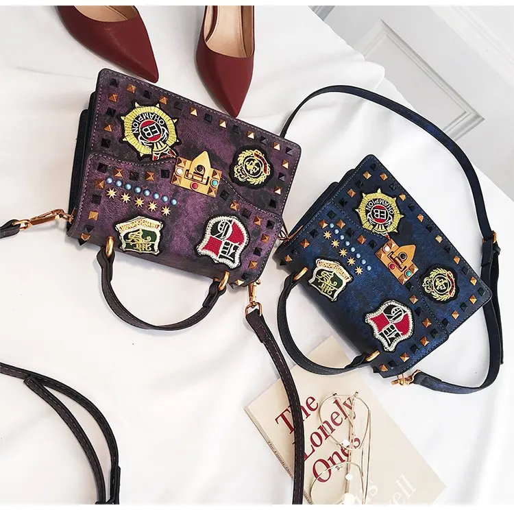 Новая мода Роскошные женские сумки-мессенджеры кошелек с бриллиантами вечерние сумки заклепки замок из искусственной кожи Кроссбоди клатч сумка со значком