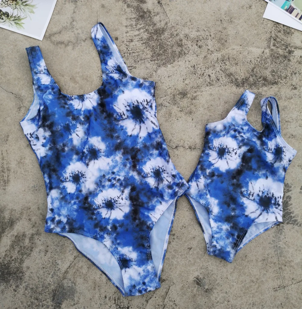 

Blue Mother Daughter Swimwear Mommy and Me Bikini 1-Piece Bath Swimsuits Family Matching Clothes Look Mom Daughter Bathing Suits