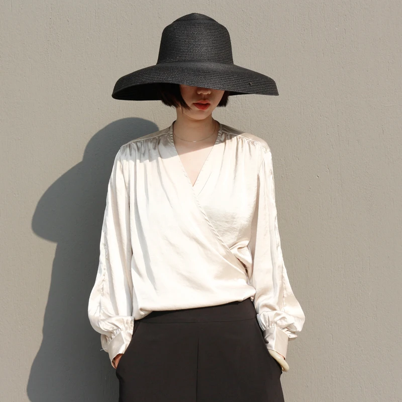 

2019 Spring and Autumn New Women Shirts V-neck Wild Fashion Solid Color Blouses and Tops Female Puff Sleeve Women Clothing