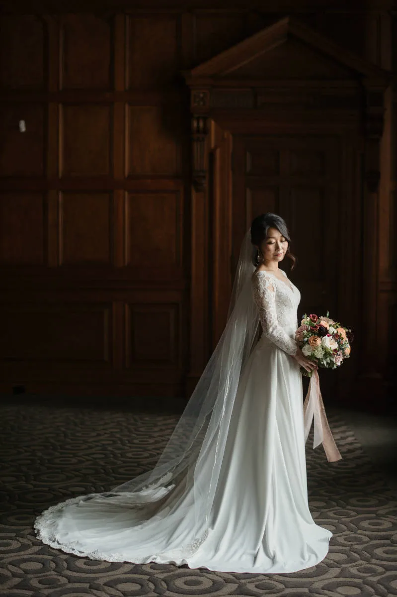 wyjqk_elegant_wedding_dark_and_moody_boho_wedding5