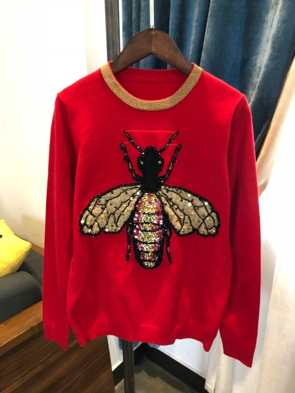 

Italy Luxury Brand Sweaters 2018 Spring Winter Clothing Women Big Brand Beautiful Bee Embroidery Wool Cotton Pullover Sweaters