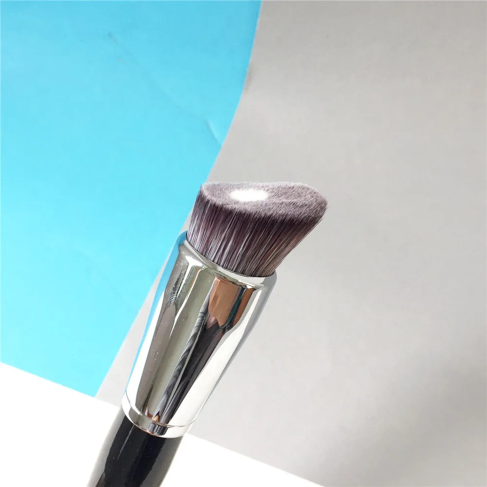 Sephora Pro Ultra Liquid Foundation Brush #83 _ 4