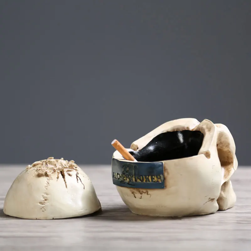 Cigarettes ashtray Skull cigarette ashtray Creative Halloween horror decoration Resin Smoking ash tray Home decor gifts Decorative objects statue