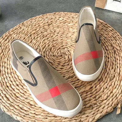 

DDI new men's casual shoes low help driving lazy shoes fashion men's canvas shoes comfortable Zapatos Hombre