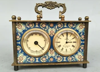 

European retro living room, watch decoration, personality and creativity