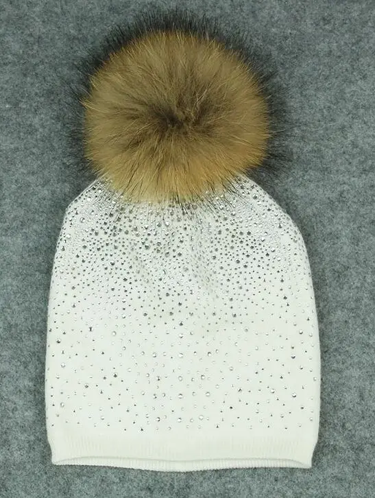 KUE019 Natural Fur Pom pom Knitted Hat Winter Wool Women Genuine Fur Ball Bobble Knit Beanies Bonnet Bones Skullies Rhinestone - Color: white