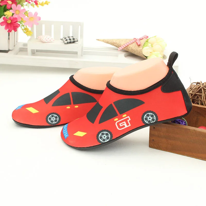 الفتيان والفتيات سيارة للأطفال تنفس السباحة تصفح عدم الانزلاق الجلد الرعاية لطيف الكرتون الأحذية الدافئة داخلي النعال الرياضية الاطفال الفتيان والفتيات سيارة للأطفال تنفس السباحة تصفح عدم الانزلاق الجلد الرعاية لطيف الكرتون الأحذية الدافئة داخلي النعال الرياضية الاطفال