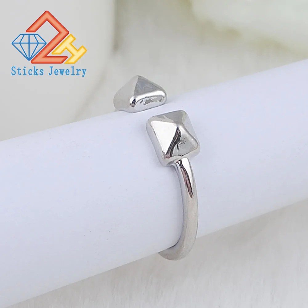 

Fashion Arrow Shape Zinc Alloy Open Rings White K Plated Finger Ring Women and Men