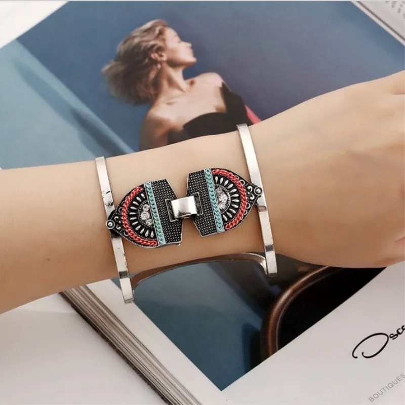 

Bosnia wind restoring ancient ways of fashion with a bracelet adorn article