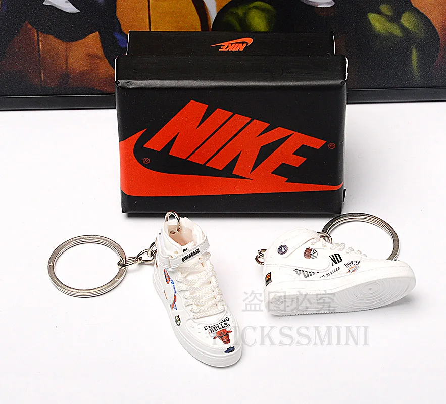 

dropshipping aj1 offwhite red sneaker doll accessory keychains Air Jordan 1 3D Mini Sneaker BRED Banned shoe keychain