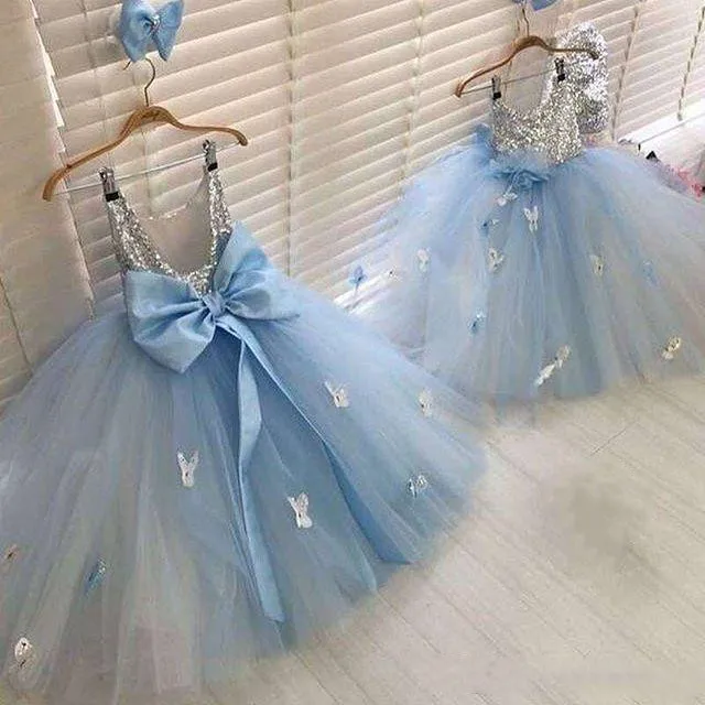 Hoge Kwaliteit Blue Puffy Tulle Meisjes Pageant Gown Enkellange O Neck Little Kids Birthday Party Dress Hoge Kwaliteit Size2-16Y Hoge Kwaliteit Blue Puffy Tulle Meisjes Pageant Gown Enkellange O Neck Little Kids Birthday Party Dress Hoge Kwaliteit Size2-16Y