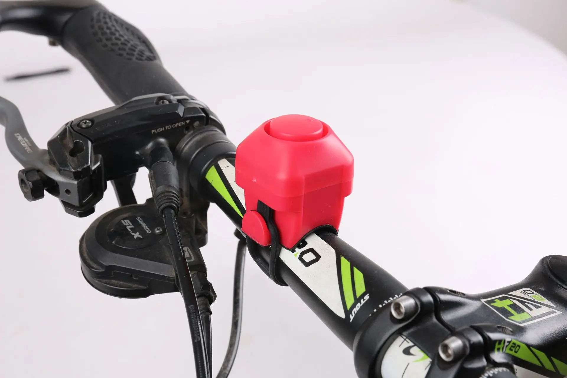 High Decibel Bicycle Electric Bells Horn Rainproof MTB Bike Handlebar Bell Silica Gel Shell Ring Bell Cycling Accessories