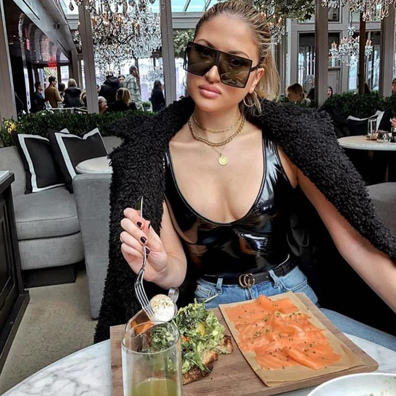 Ellolace جلد أسود ارتداءها النساء الإناث 2019 الخامس الرقبة عارية الذراعين بذلة مثير Bodycon تصرف الهيئة الصيف بو الأسود داخلية الإناث