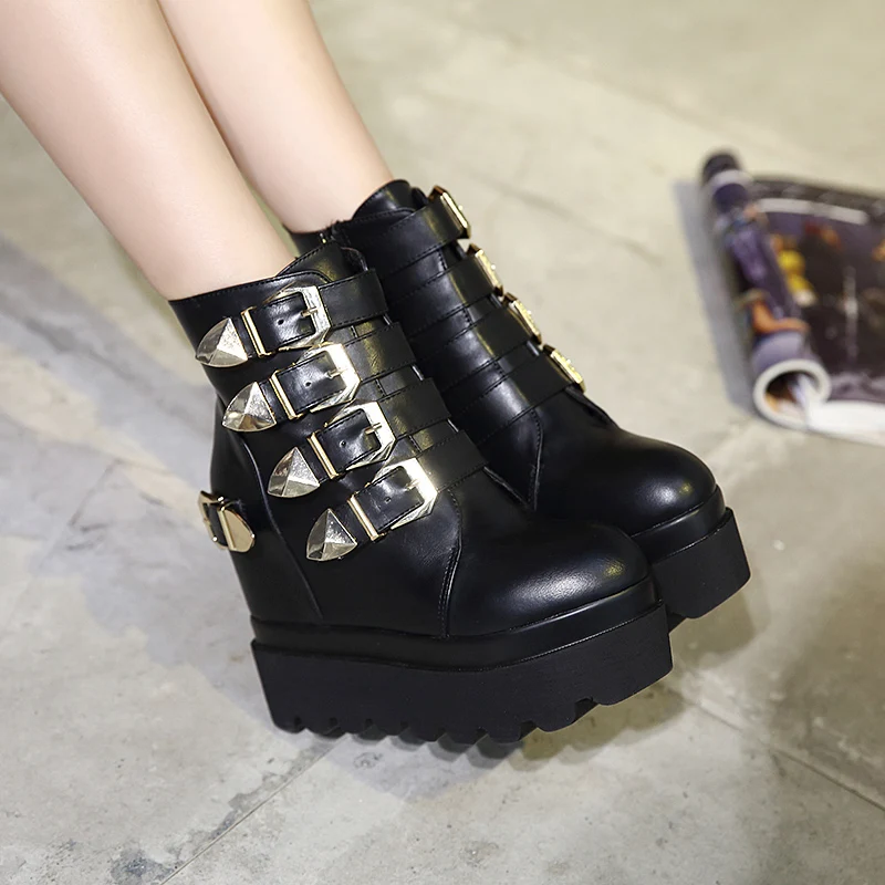 

2019 Studded Rivets Women Chunky Boots 11.5cm High Heels 5cm Platform Short Booties Lady Europe Fashion Belt Buckle Boots YCH-71