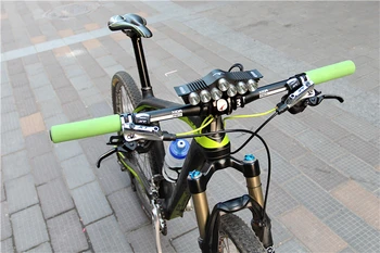 

Trustfire TR-D013 MTB bike Bicycle light 7xCREE XM-L2 (U3) 3 Mode 3200 Lumens MOTO Light+8.4V 7800mAh 18650 Battery Pack&Charger