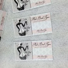 Бумажная картонная подвесная бирка по индивидуальному дизайну логотипа печатная быстрая дешево цена хорошего качества без дефекта Кол-во