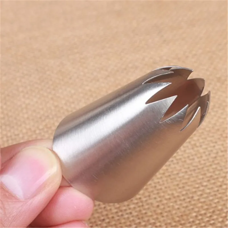

TTLIFE Large Size Icing Piping Nozzle Cake Cream Decoration Head Bakery Pastry Tips Stainless Steel Cake Decorating Tool C10#
