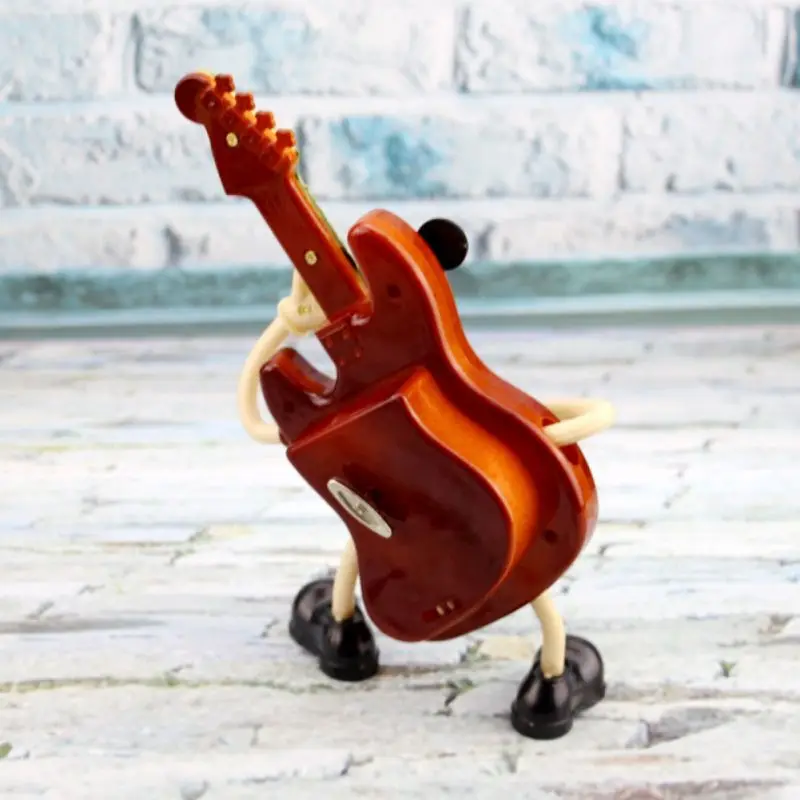 Nuevo regalo de amante romántico caja de música de guitarra dinámica muñeca creativa modelo de plástico artesanía decoración del hogar caja de columpio cajas de música