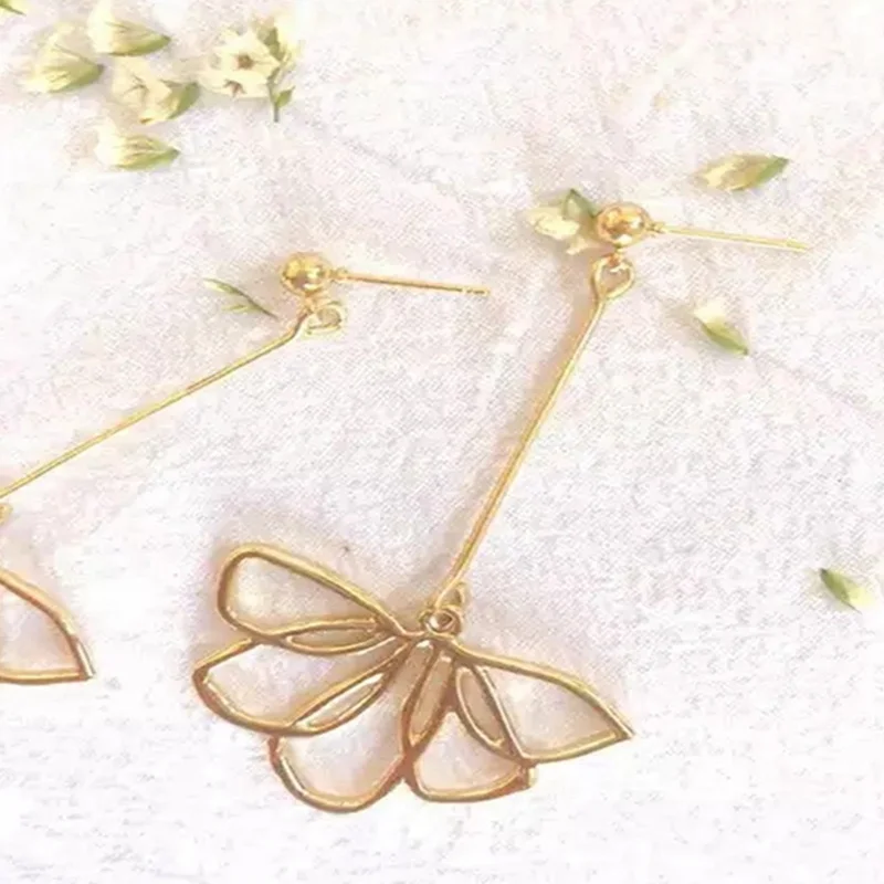 

Hot New Asymmetric Flower Petal Gold Color Dangle Earrings For Women Long Korean Drop Earrings Personality Jewelry Bijoux