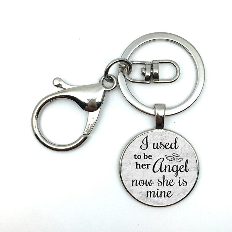 

2019 new Memorial charm Keychain, in memory, I used to be her angel. Now she is mine, lost her mother, lost her grandmother.